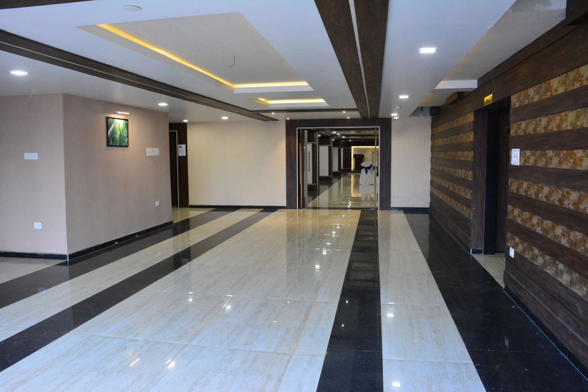 Hotel The Suncity Bhubaneswar Exterior foto